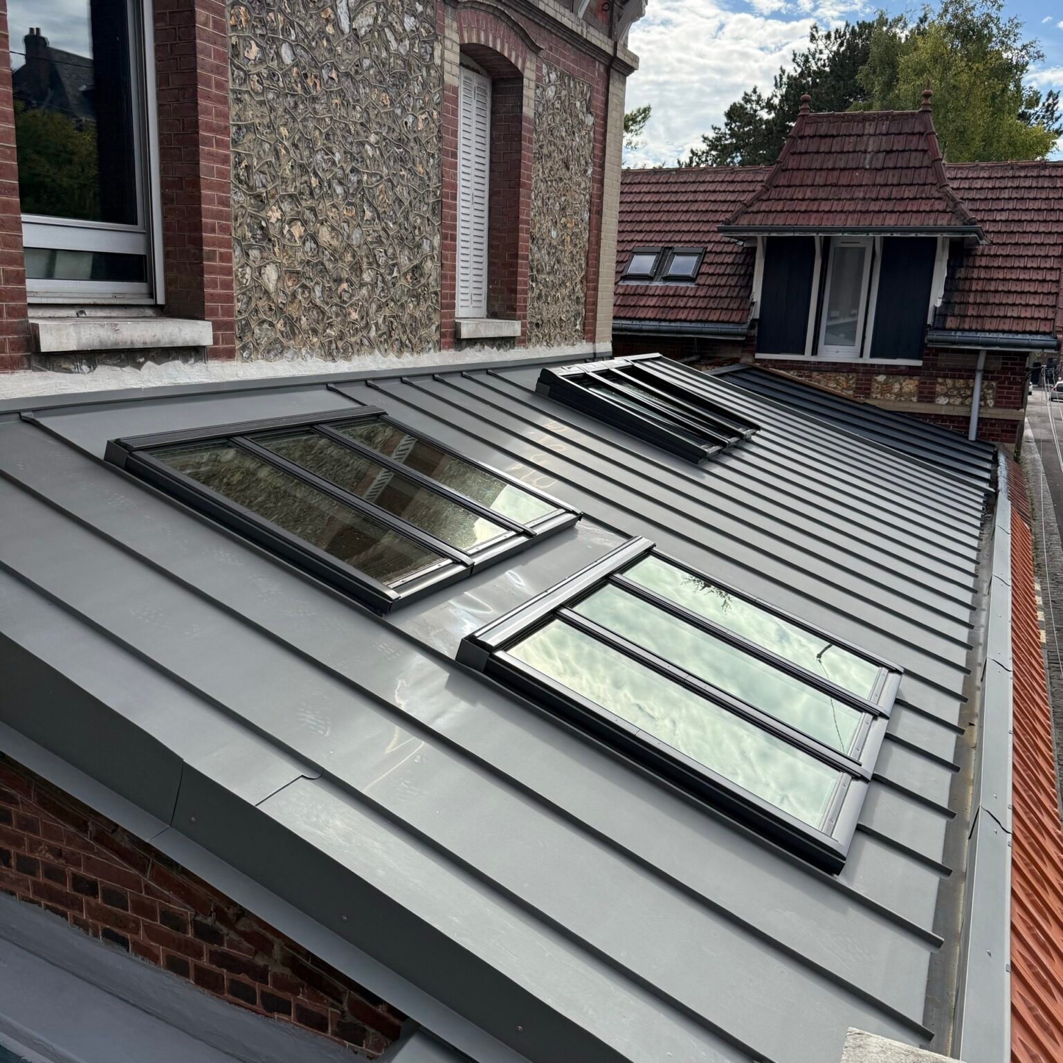 Frp-couverture - Comment choisir les meilleurs matériaux pour une rénovation de toit durable et éco-responsable ? - Featured Image 1