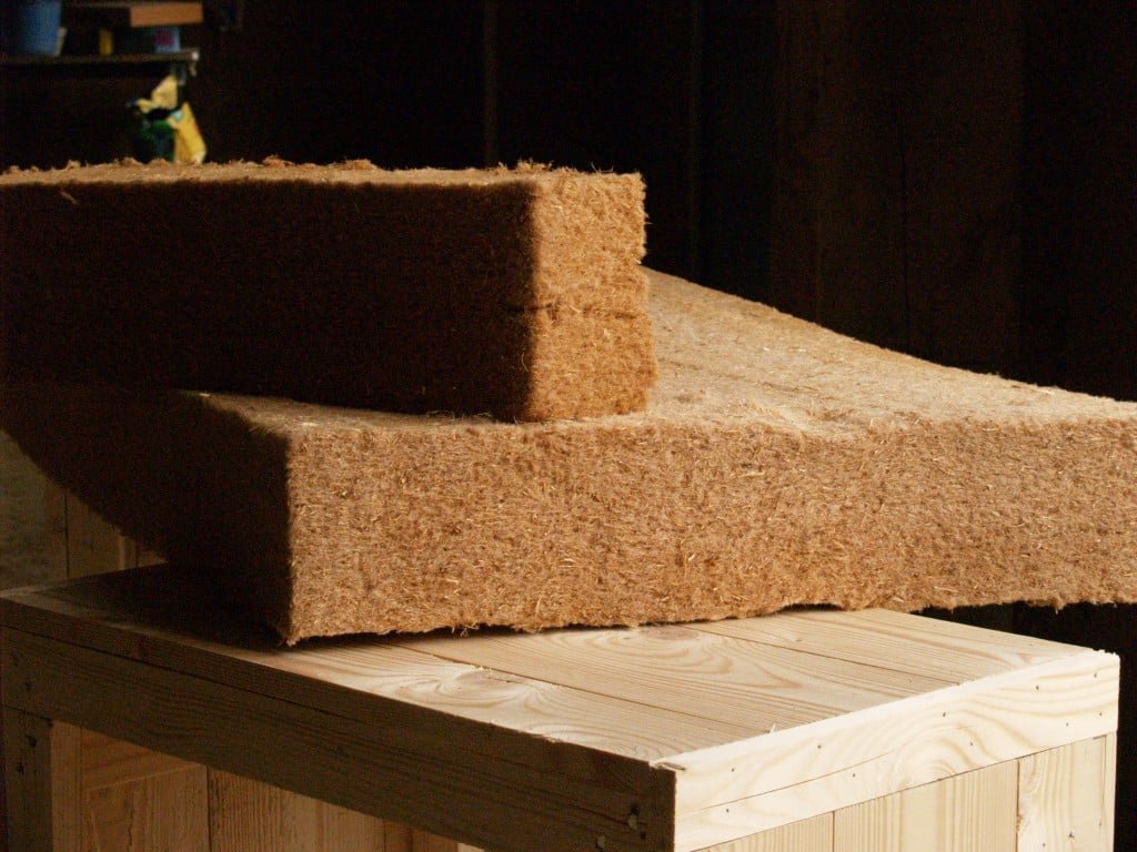 Frp-couverture - Quelle isolation extérieure choisir en 2025 pour réduire mes factures, profiter des aides et diminuer le bilan carbone de ma maison ? - Featured Image 1